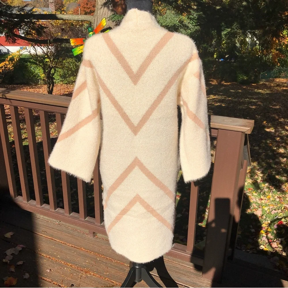 Steve Madden | Long Chevron Sweater π€ - Picture 11 of 11